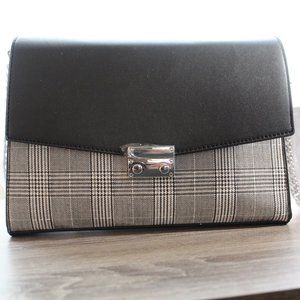 Crossbody purse
